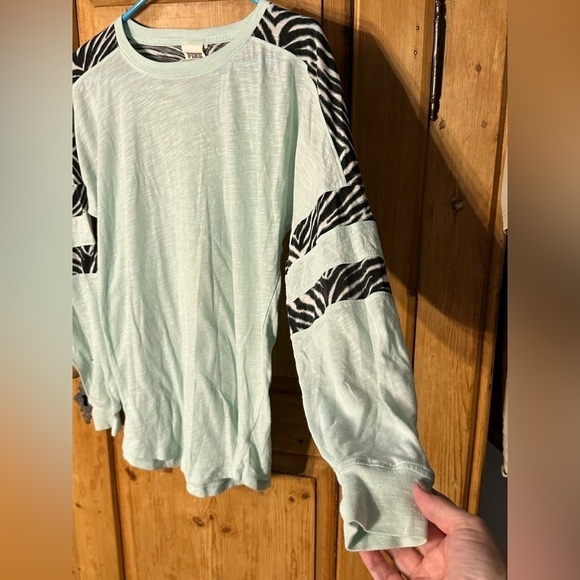 Pink Victoria's Secret Y2K Long Sleeve Tee in Light Green w/Zebra Accents Sz XS - Picture 2 of 6